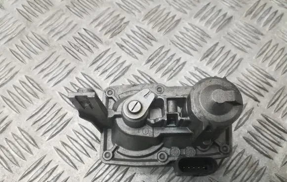 Skoda Octavia Mk3 (5E) Intake manifold valve actuator/motor 5Q0253691F