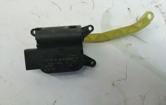 Volkswagen Scirocco Intake manifold valve actuator/motor 1K1907511C