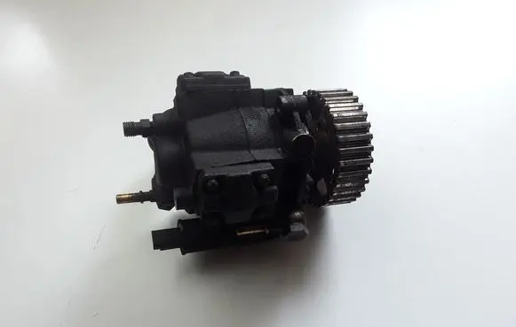 Ford Fiesta Fuel injection high pressure pump 9685440880