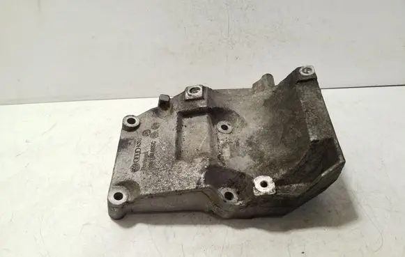 Audi A4 S4 B6 8E 8H A/C compressor mount bracket 038260885C