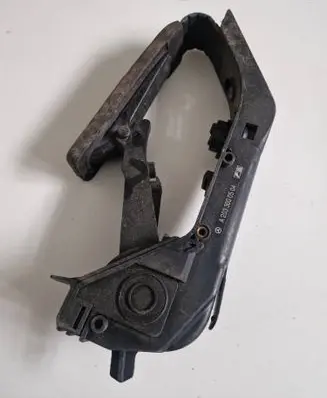 Mercedes-Benz C W203 Accelerator throttle pedal A2033000504