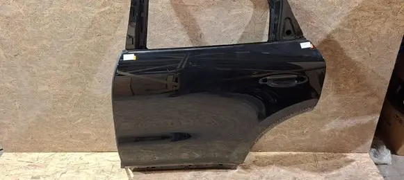 Porsche Cayenne (9Y0 9Y3) Rear door 9Y3833311 B002647