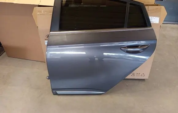 Hyundai Ioniq Rear door