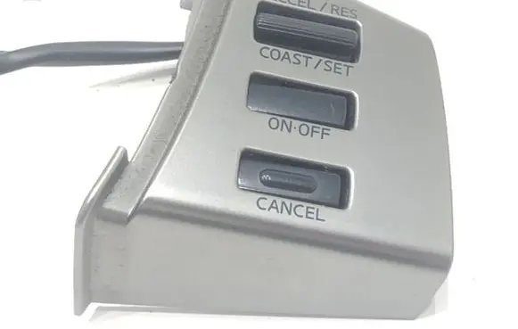 Nissan Altima Steering wheel buttons/switches 