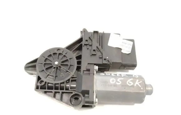 Skoda Superb B5 (3U) Rear door window regulator motor 3U0959811 0130821697