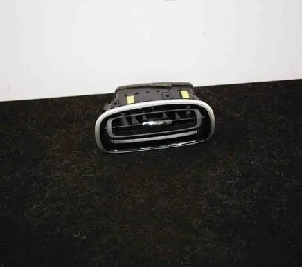Toyota Prius (XW50) Dashboard air vent grill cover trim 5566047190