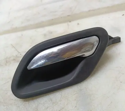 BMW 5 E39 Front door interior handle 8226049