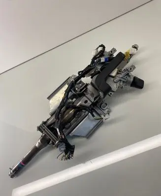 Steering wheel axle set