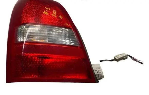 Nissan Primera Rear/tail lights 89024270
