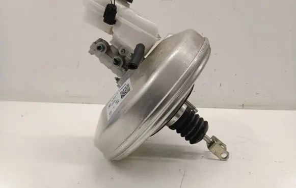 BMW 1 F40 Brake booster 6872071