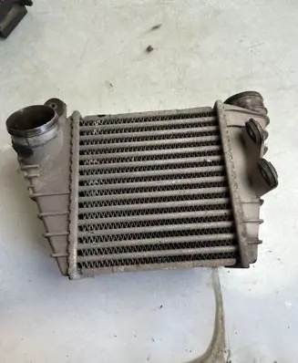 Skoda Octavia Mk1 (1U) Intercooler radiator 862319R 1J0145805