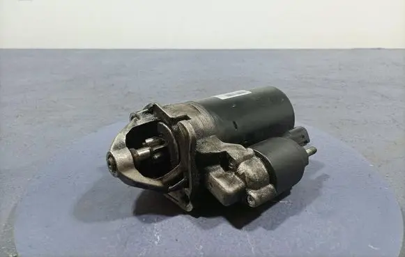 Audi A4 S4 B7 8E 8H Starter motor 