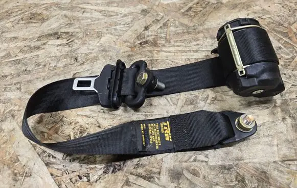 Maserati Coupe Rear seatbelt 33026286