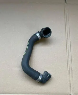 Mercedes-Benz C W205 Engine coolant pipe/hose 2055011800