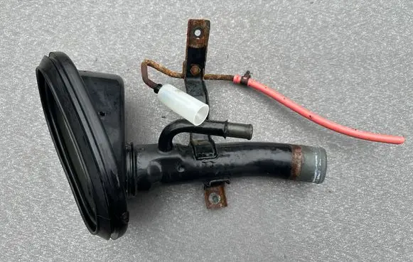 Nissan Patrol Y61 Fuel tank filler neck pipe 17221VC200