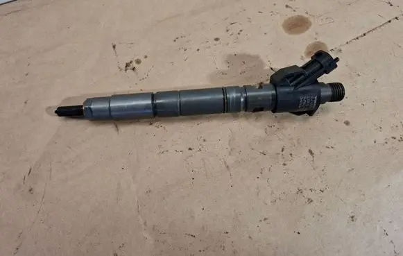 Fuel injector