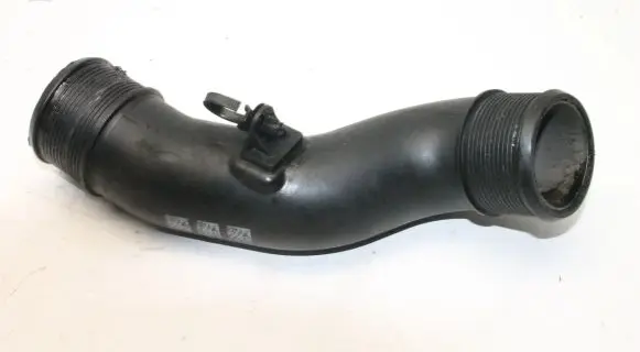 Ford Kuga II Intercooler hose/pipe FV416K683AD