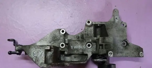 Volkswagen Passat Alltrack Generator/alternator bracket 03L903139D