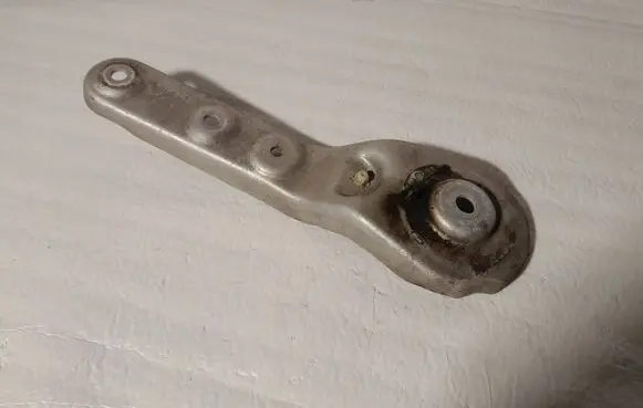 BMW 7 G11 G12 Gearbox mount 68611426861142