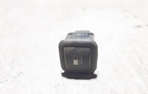 Volkswagen PASSAT B5 Fuel tank opening switch 3B0959833A