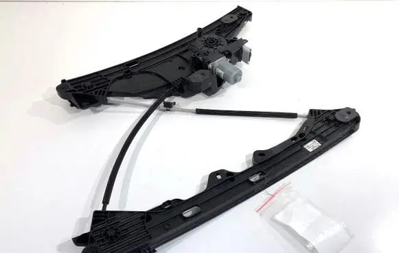 Opel Mokka B Front door window regulator with motor 9828130780