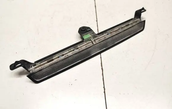 Volvo C70 Third/center stoplight 8658948