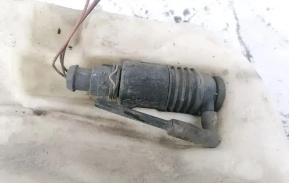 Audi A4 S4 B5 8D Windscreen/windshield washer pump