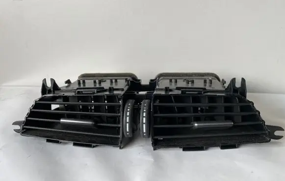 Mercedes-Benz C W204 Dash center air vent grill A2048306064