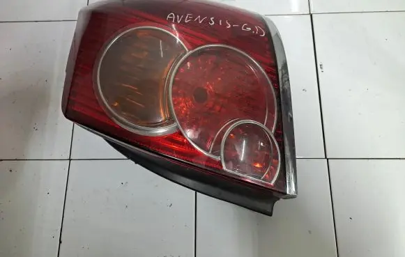 Toyota Avensis T250 Rear/tail lights