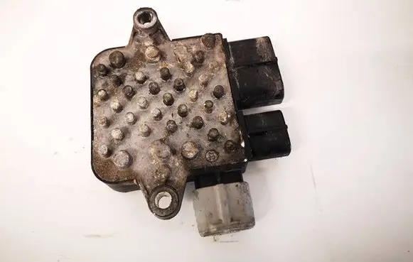Tesla Model S Coolant fan relay 