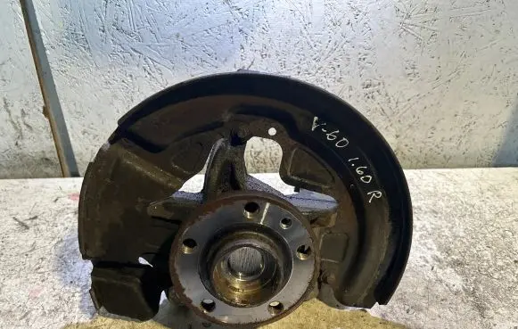 Volvo V60 Front wheel hub
