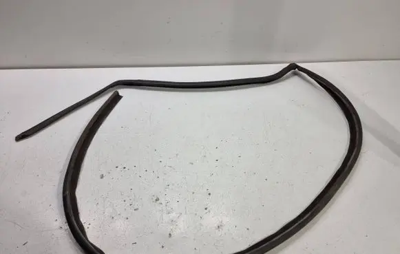 Audi Q5 SQ5 Front door rubber seal 8R0839119F PA66GF30