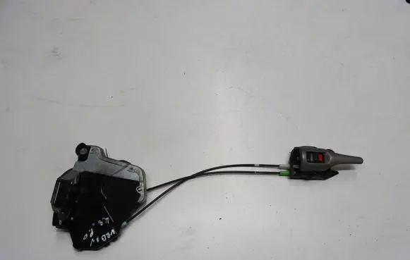 Toyota Urban Cruiser (XP110) Front door lock