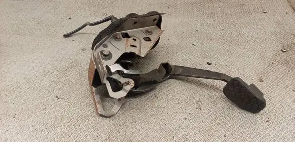 Ford Fiesta Clutch pedal 