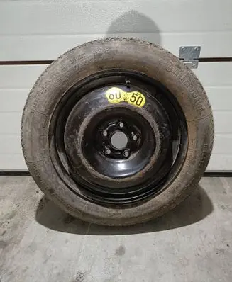 Volkswagen Golf IV R16 spare wheel