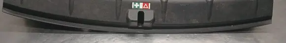 Trunk/boot sill cover protection