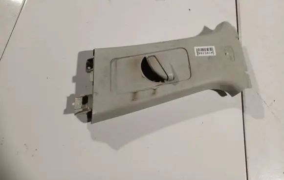 Seat Leon (1P) (B) pillar trim (top) 