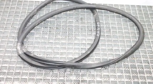 Volkswagen Phaeton Rubber seal rear door 