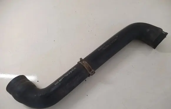 Mercedes-Benz Vito Viano W639 Engine coolant pipe/hose A6395014382