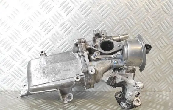 Renault Master III EGR valve cooler 147353981R