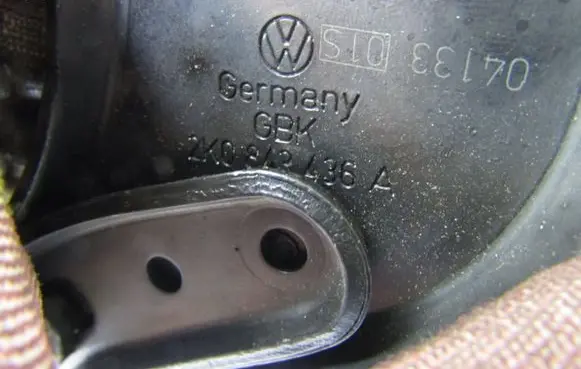 Volkswagen Caddy Sliding door middle roller runner 2K0843436A