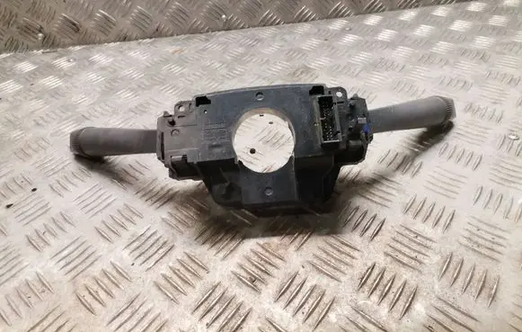 Volvo XC70 Wiper control stalk 8666599
