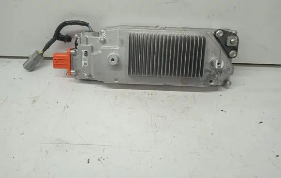 Voltage converter inverter