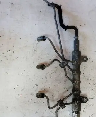 Toyota Avensis T270 Fuel main line pipe T6Y9TA 71010 89458