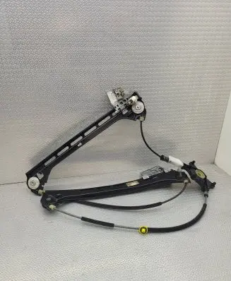 Mercedes-Benz E A207 Front door window regulator with motor A2077200646