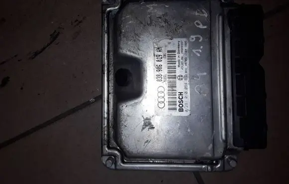 Audi A4 S4 B5 8D Engine control unit/module 038906019AN 0281010094