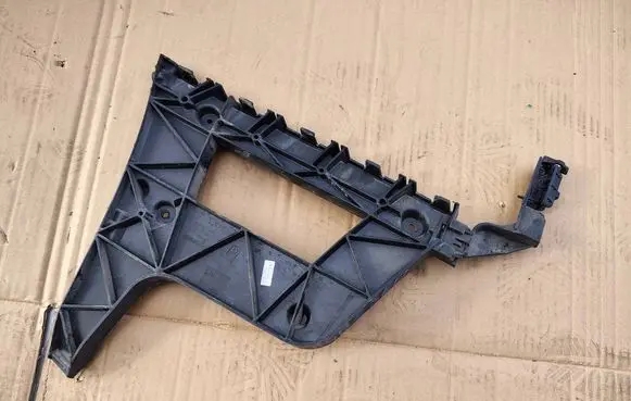 Audi A4 S4 B8 8K Bumper support mounting bracket corner 