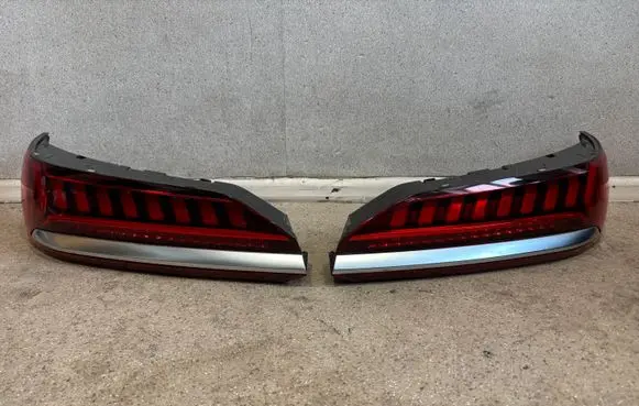 Audi Q7 4M Rear/tail lights set 4M0945094F 4M0945093F