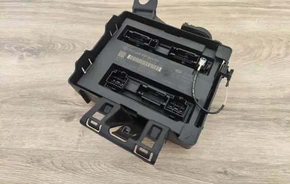 Audi A6 C7 Comfort/convenience module 4H0907064FP 5DK0105651 4H0907064EP