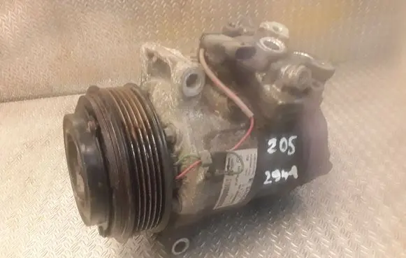 Mercedes-Benz C W205 Air conditioning (A/C) compressor (pump) 0008304400 A0008304400